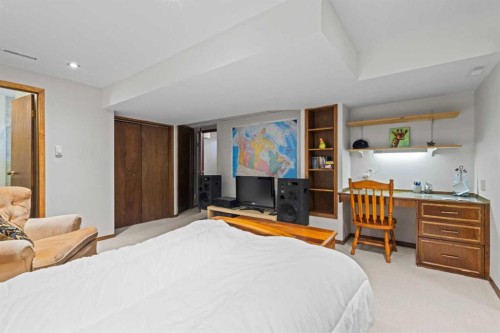 28 Ranchridge Way Nw, Calgary, AB - Indoor Photo Showing Bedroom