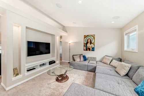 91 Nolanfield Crescent Nw, Calgary, AB - Indoor Photo Showing Living Room
