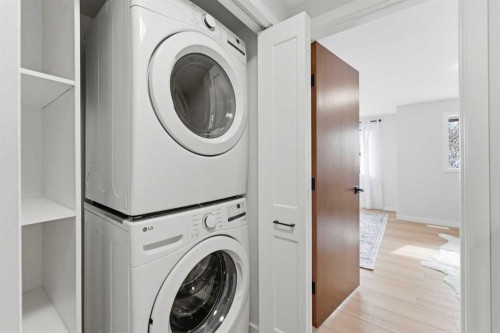 28-99 Midpark Gardens Se, Calgary, AB - Indoor Photo Showing Laundry Room