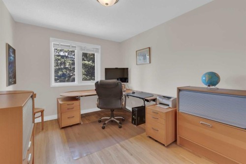 7316 Kananaskis Drive Sw, Calgary, AB - Indoor Photo Showing Office