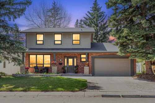 7316 Kananaskis Drive Sw, Calgary, AB - Outdoor With Deck Patio Veranda With Facade