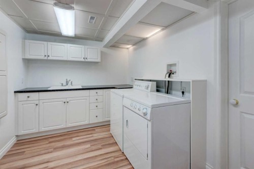 7316 Kananaskis Drive Sw, Calgary, AB - Indoor Photo Showing Laundry Room