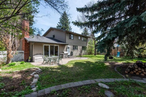 7316 Kananaskis Drive Sw, Calgary, AB - Outdoor With Deck Patio Veranda