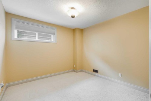 30 Meadow Pointe Drive, Heritage Pointe, AB - Indoor Photo Showing Other Room