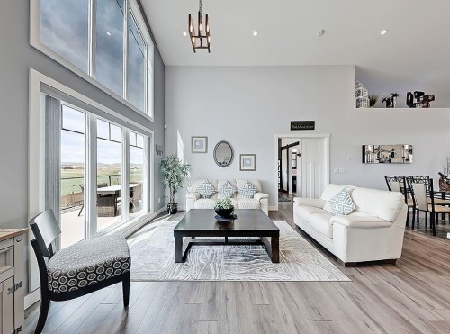 137 Westview Drive, Nanton, AB - Indoor Photo Showing Living Room