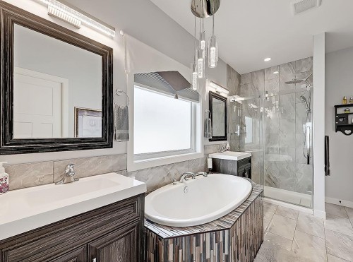 137 Westview Drive, Nanton, AB - Indoor Photo Showing Bathroom