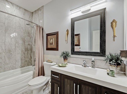 137 Westview Drive, Nanton, AB - Indoor Photo Showing Bathroom
