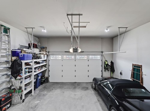 137 Westview Drive, Nanton, AB - Indoor Photo Showing Garage