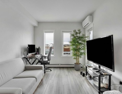 405-238 Sage Valley Common Nw, Calgary, AB - Indoor Photo Showing Living Room