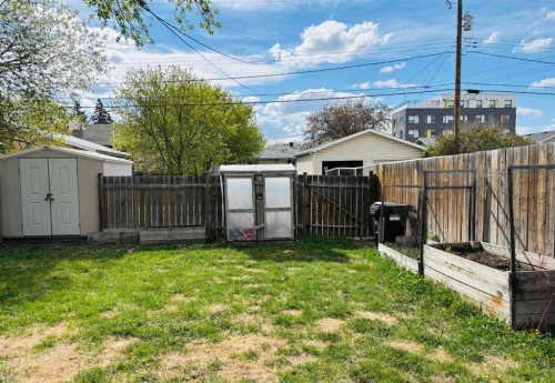 7417 24 Street Se, Calgary, AB - Outdoor
