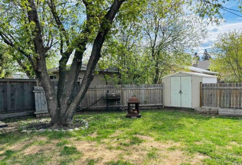 7417 24 Street Se, Calgary, AB - Outdoor