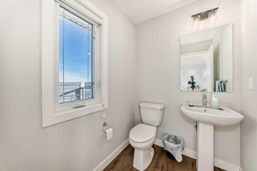 47 Amblefield Grove Nw, Calgary, AB - Indoor Photo Showing Bathroom