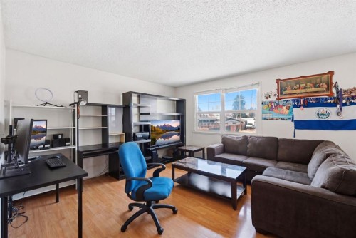54 Pennsburg Way Se, Calgary, AB 