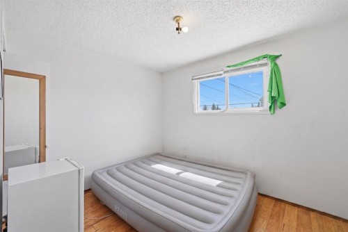 54 Pennsburg Way Se, Calgary, AB 