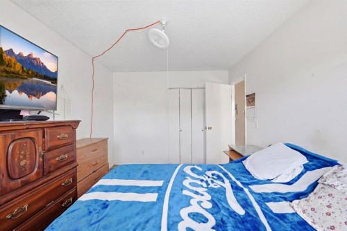 54 Pennsburg Way Se, Calgary, AB 
