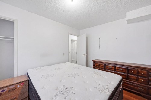 54 Pennsburg Way Se, Calgary, AB 