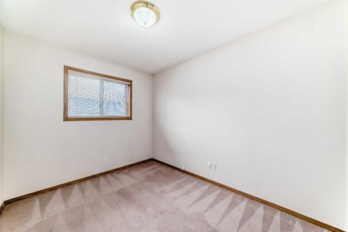 152 Country Hills Villas Nw, Calgary, AB - Indoor Photo Showing Other Room