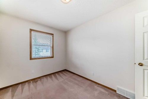 152 Country Hills Villas Nw, Calgary, AB - Indoor Photo Showing Other Room