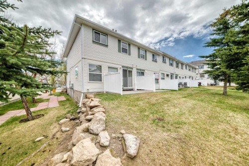 152 Country Hills Villas Nw, Calgary, AB - Outdoor