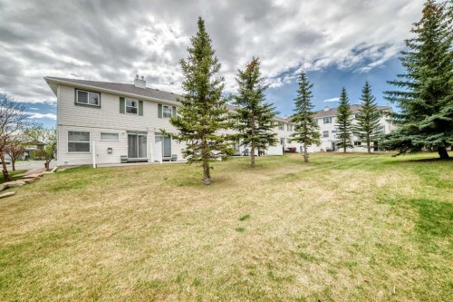 152 Country Hills Villas Nw, Calgary, AB - Outdoor