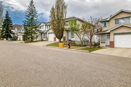 152 Country Hills Villas Nw, Calgary, AB - Outdoor With Facade