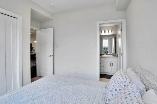 111-30 Walgrove Walk Se, Calgary, AB - Indoor Photo Showing Bedroom