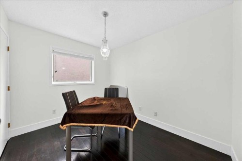 98 Hampstead Circle Nw, Calgary, AB - Indoor Photo Showing Dining Room