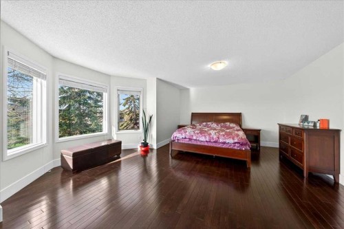 98 Hampstead Circle Nw, Calgary, AB - Indoor Photo Showing Bedroom