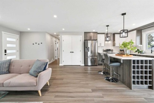 7116 Hunterwood Road Nw, Calgary, AB - Indoor