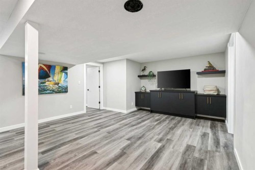 7116 Hunterwood Road Nw, Calgary, AB - Indoor