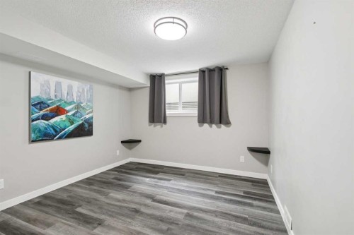 7116 Hunterwood Road Nw, Calgary, AB - Indoor Photo Showing Other Room