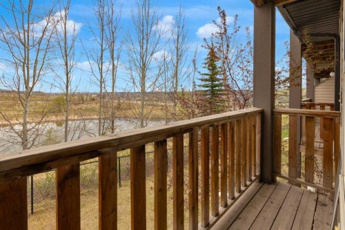 17-28 Heritage Drive, Cochrane, AB - Outdoor