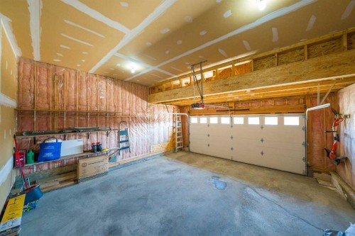 94 Kincora Gardens, Calgary, AB - Indoor Photo Showing Garage