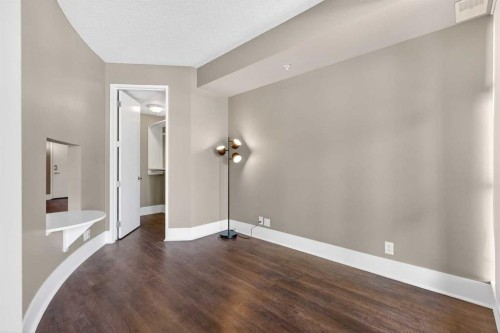 312-205 Riverfront Avenue Sw, Calgary, AB - Indoor Photo Showing Other Room