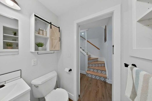 7704 23 Avenue, Coleman, AB - Indoor Photo Showing Bathroom