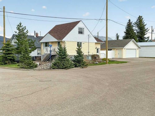 7704 23 Avenue, Coleman, AB - Outdoor