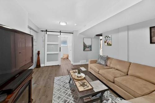 7704 23 Avenue, Coleman, AB - Indoor Photo Showing Living Room