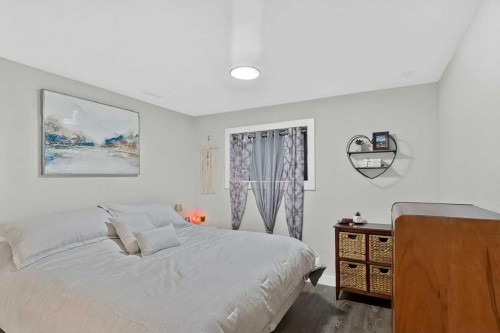 7704 23 Avenue, Coleman, AB - Indoor Photo Showing Bedroom