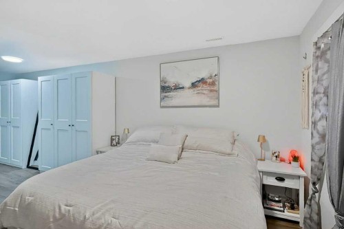 7704 23 Avenue, Coleman, AB - Indoor Photo Showing Bedroom