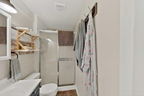 7704 23 Avenue, Coleman, AB - Indoor Photo Showing Bathroom