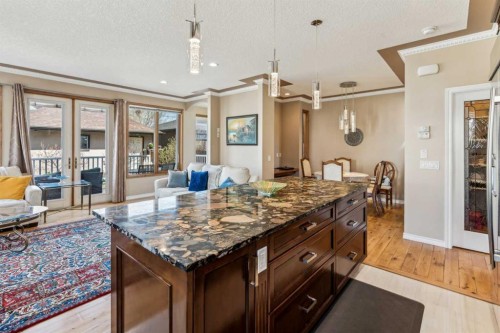 4538 Montgomery Avenue Nw, Calgary, AB - Indoor