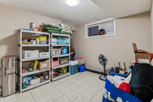 4538 Montgomery Avenue Nw, Calgary, AB - Indoor
