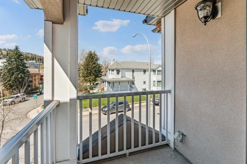 4538 Montgomery Avenue Nw, Calgary, AB - Outdoor With Balcony With Exterior