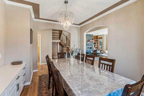 4538 Montgomery Avenue Nw, Calgary, AB - Indoor Photo Showing Dining Room