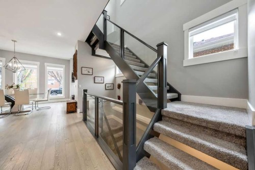 639 19 Avenue Nw, Calgary, AB - Indoor