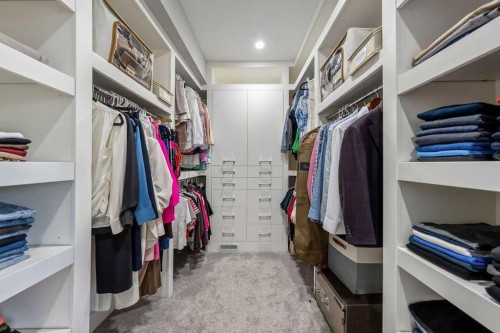 639 19 Avenue Nw, Calgary, AB - Indoor With Storage