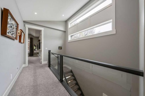 639 19 Avenue Nw, Calgary, AB - Indoor Photo Showing Other Room
