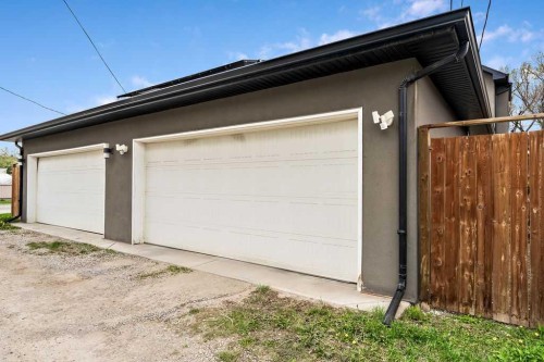 639 19 Avenue Nw, Calgary, AB - Outdoor With Exterior