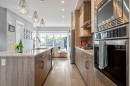 639 19 Avenue Nw, Calgary, AB  - Indoor Photo Showing Kitchen With Upgraded Kitchen 