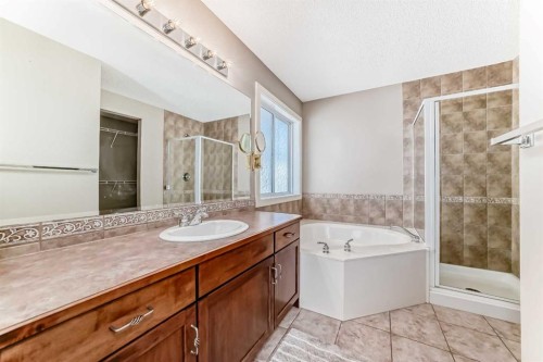 455 Hidden Creek Boulevard Nw, Calgary, AB - Indoor Photo Showing Bathroom